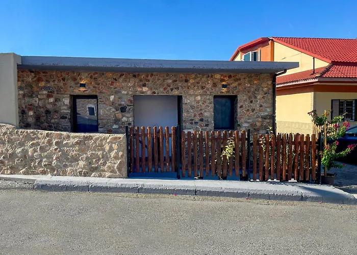 Archontiko Kantilis B&B Díon